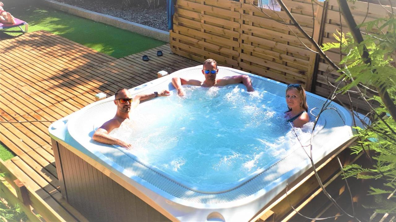 Hotel Les Jardins De Bormes, Sauna & Jacuzzi Luaran gambar