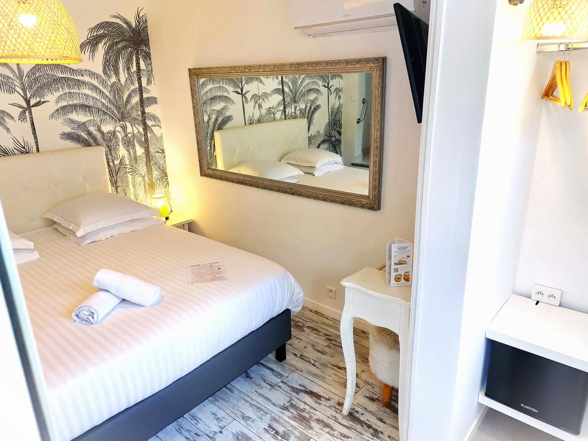 Hotel Les Jardins De Bormes, Sauna & Jacuzzi Bilik gambar