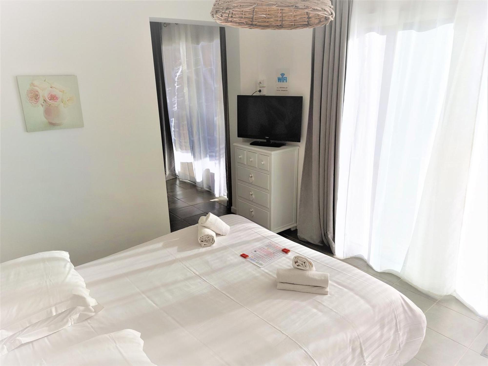 Hotel Les Jardins De Bormes, Sauna & Jacuzzi Bilik gambar