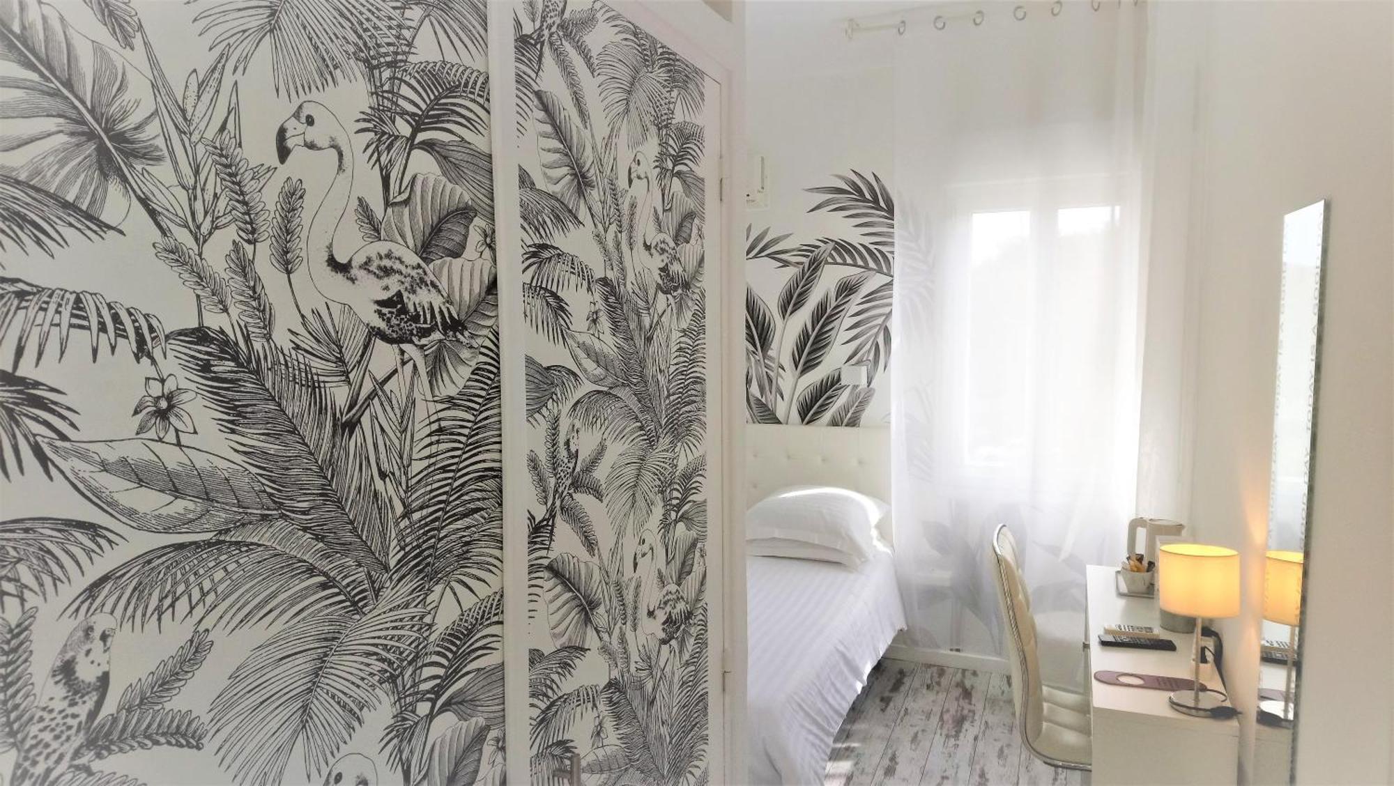 Hotel Les Jardins De Bormes, Sauna & Jacuzzi Bilik gambar