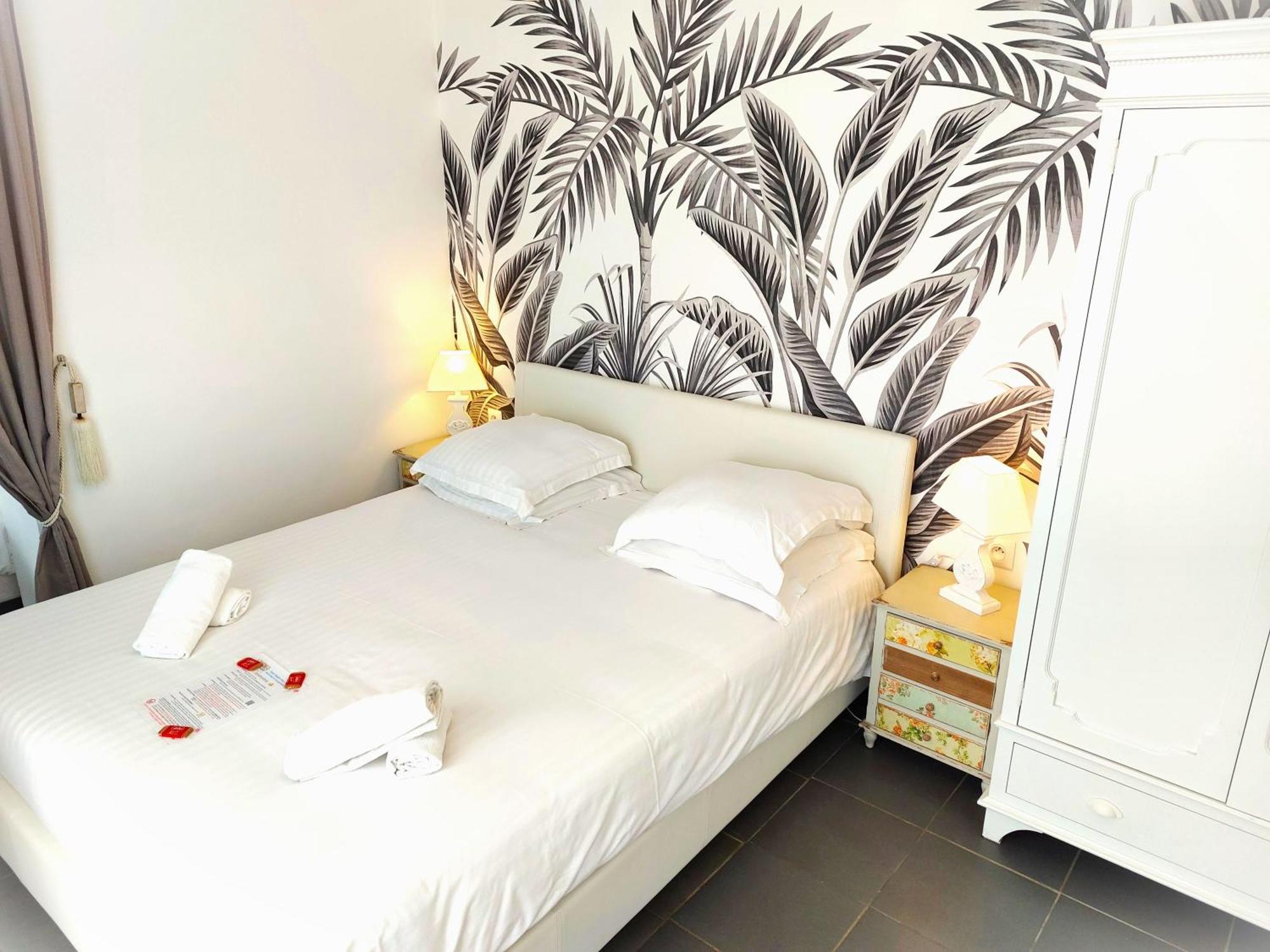 Hotel Les Jardins De Bormes, Sauna & Jacuzzi Bilik gambar